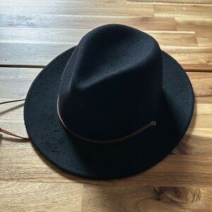 💯% Wool Black Hat Size Large